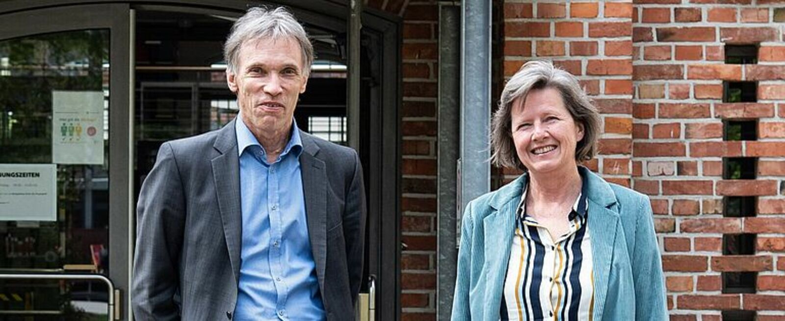 Prof. Dr. Thomas Luhmann übergibt die Leitung des IAPG an Prof. Dr. Ingrid Jaquemotte. (Foto: Andreas Rothaus)