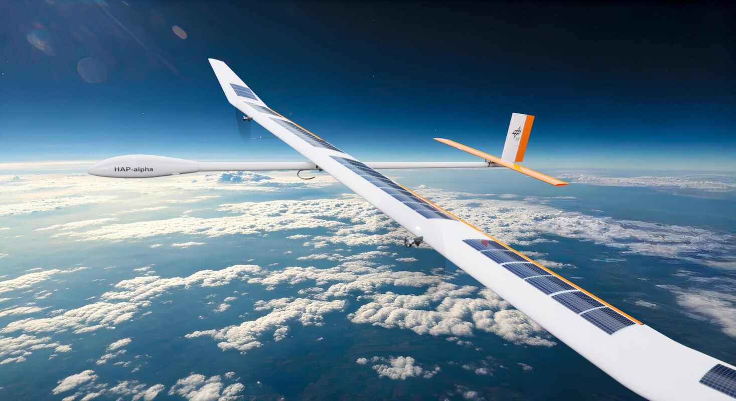 Visualisierung des finalen HAP-alpha-Designs. Die Hochfliegende unbemannte Plattform HAP-alpha soll später in der Lage sein, in die untere Stratosphäre (etwa 20 Kilometer Höhe) aufzusteigen. Bild: DLR (CC BY-NC-ND 3.0)